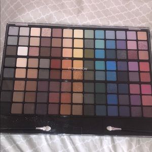 104 eyeshadows